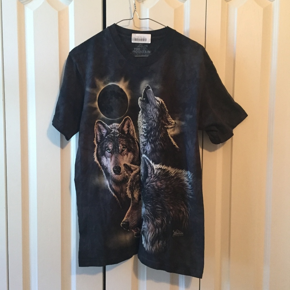 Wolf Graphic Tee